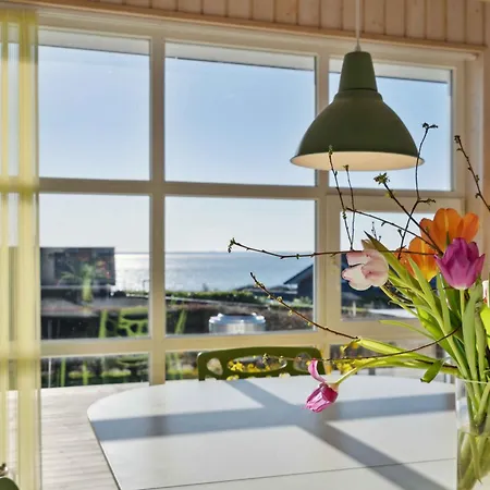 Lovely With Sea View Tatil Evi Fåborg
