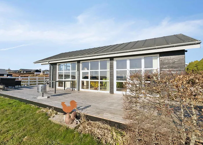 Дом отдыха Lovely With Sea View Фоборг