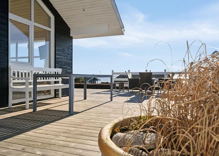 Lovely With Sea View Дом отдыха